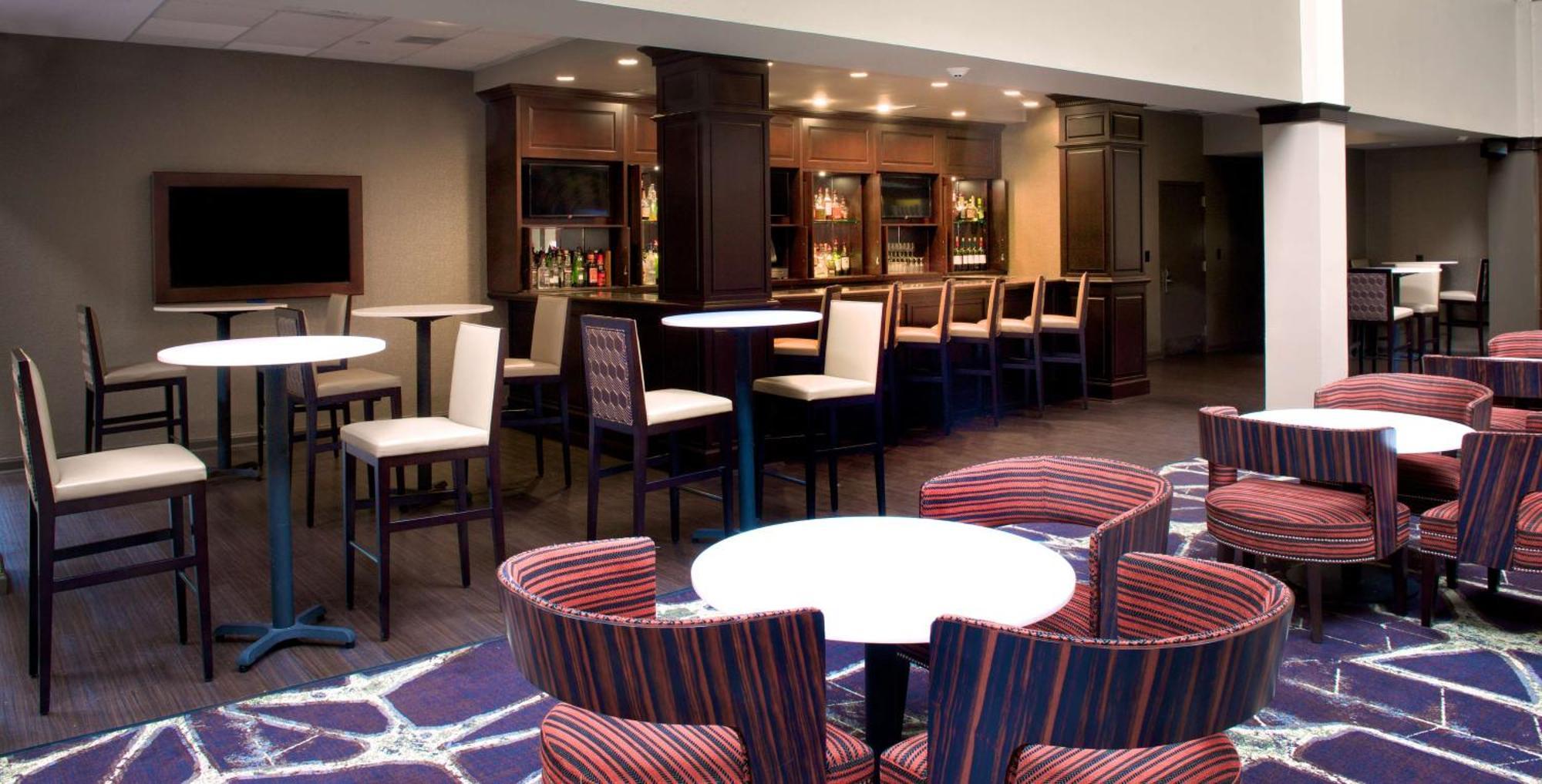 Embassy Suites By Hilton Philadelphia Airport Exterior foto