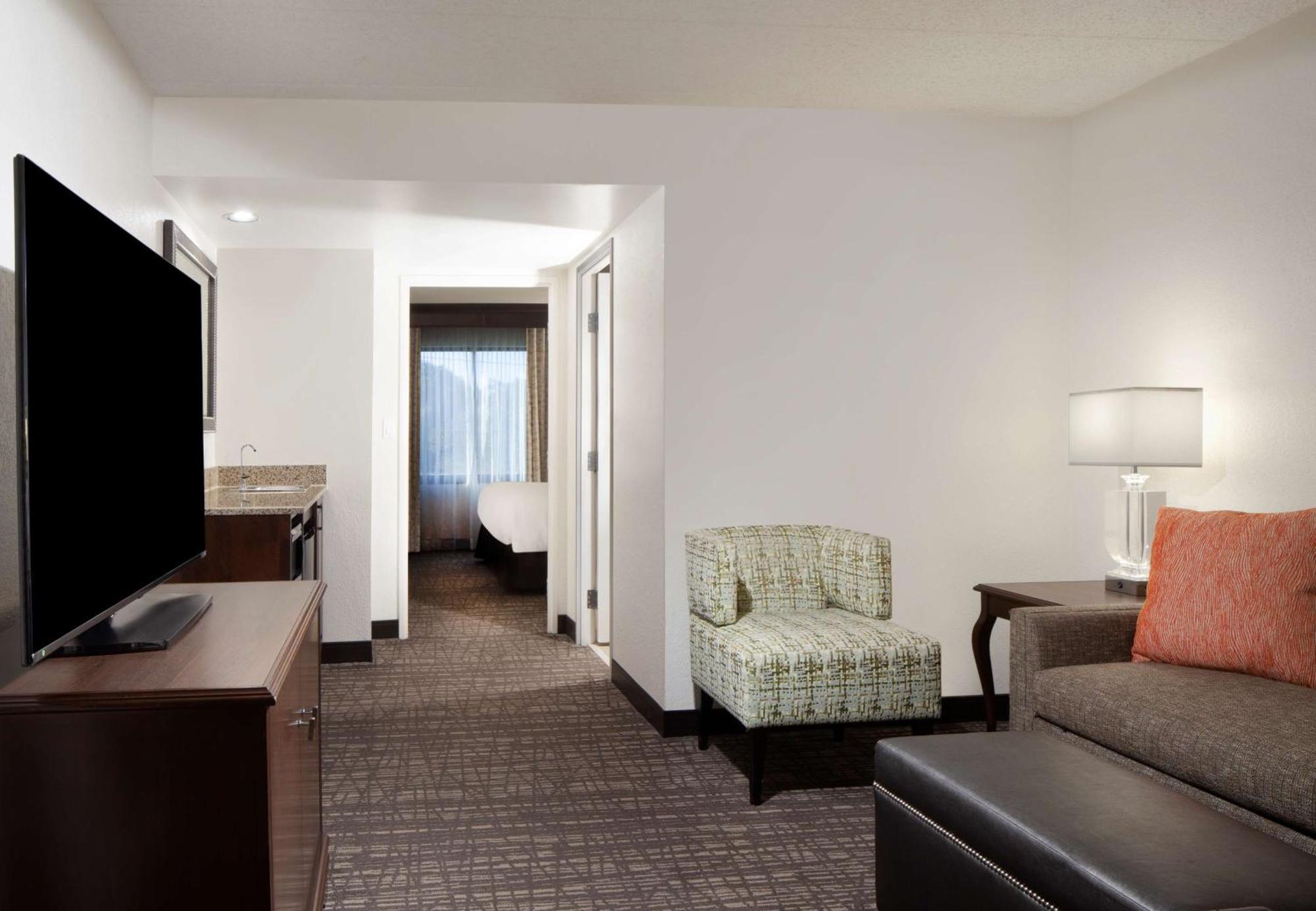 Embassy Suites By Hilton Philadelphia Airport Exterior foto