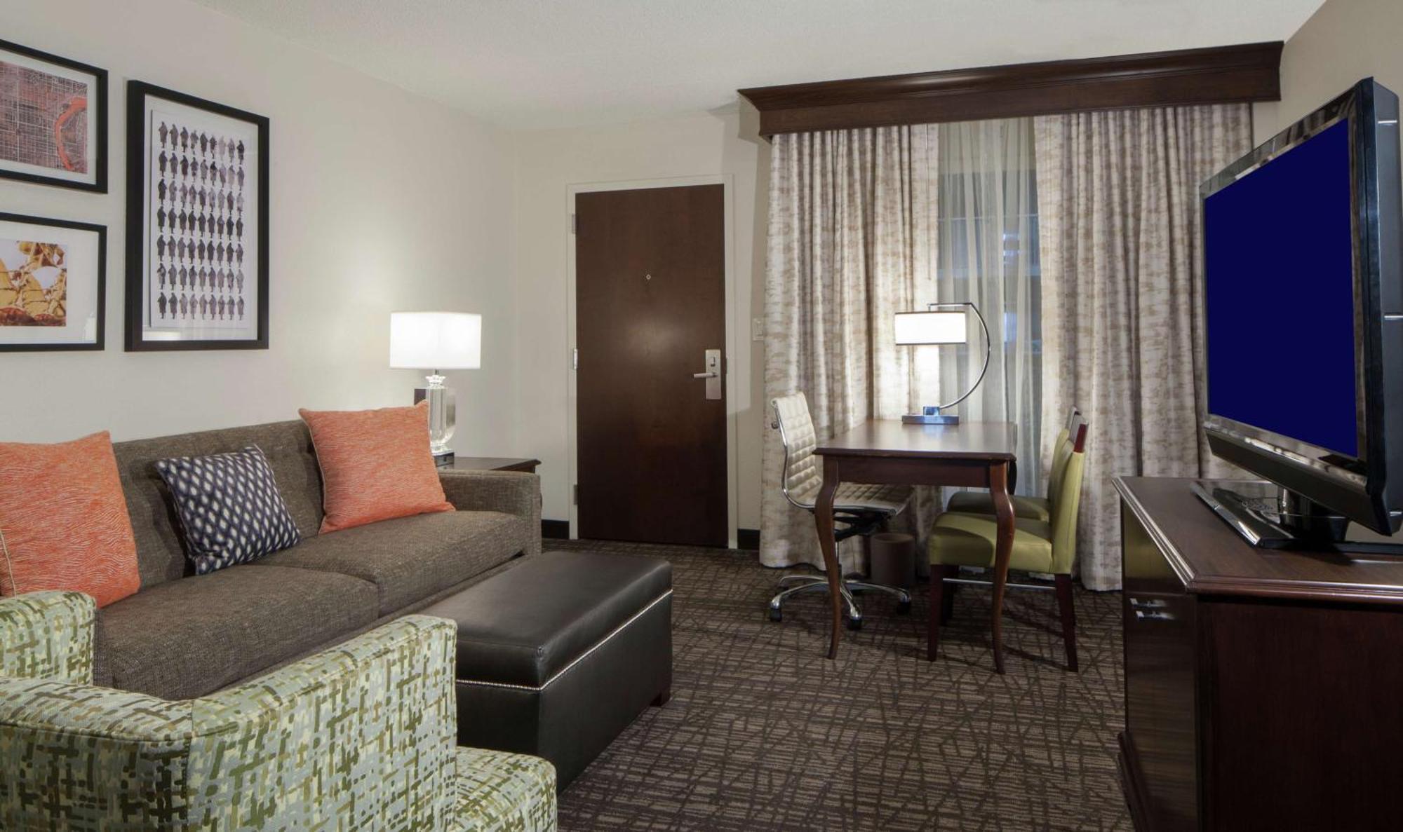 Embassy Suites By Hilton Philadelphia Airport Exterior foto