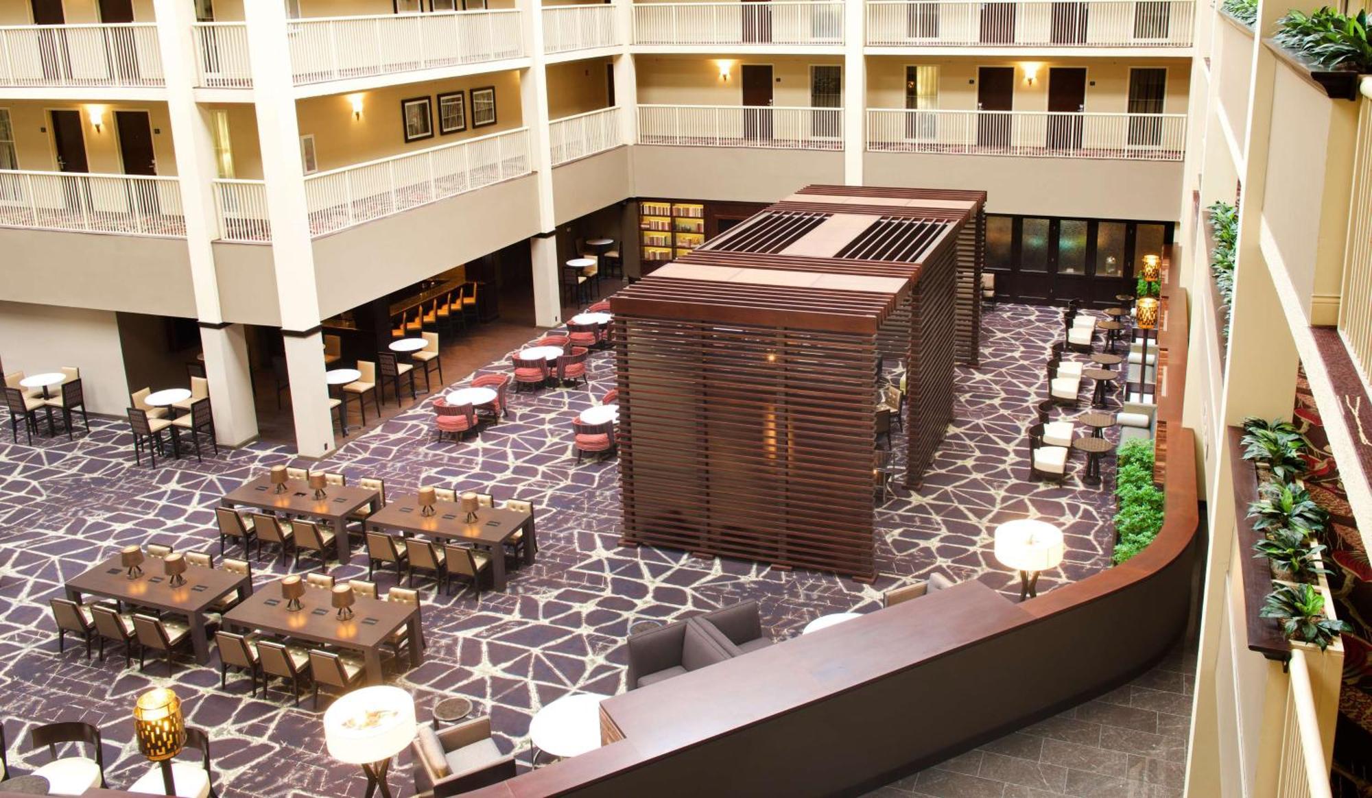 Embassy Suites By Hilton Philadelphia Airport Exterior foto