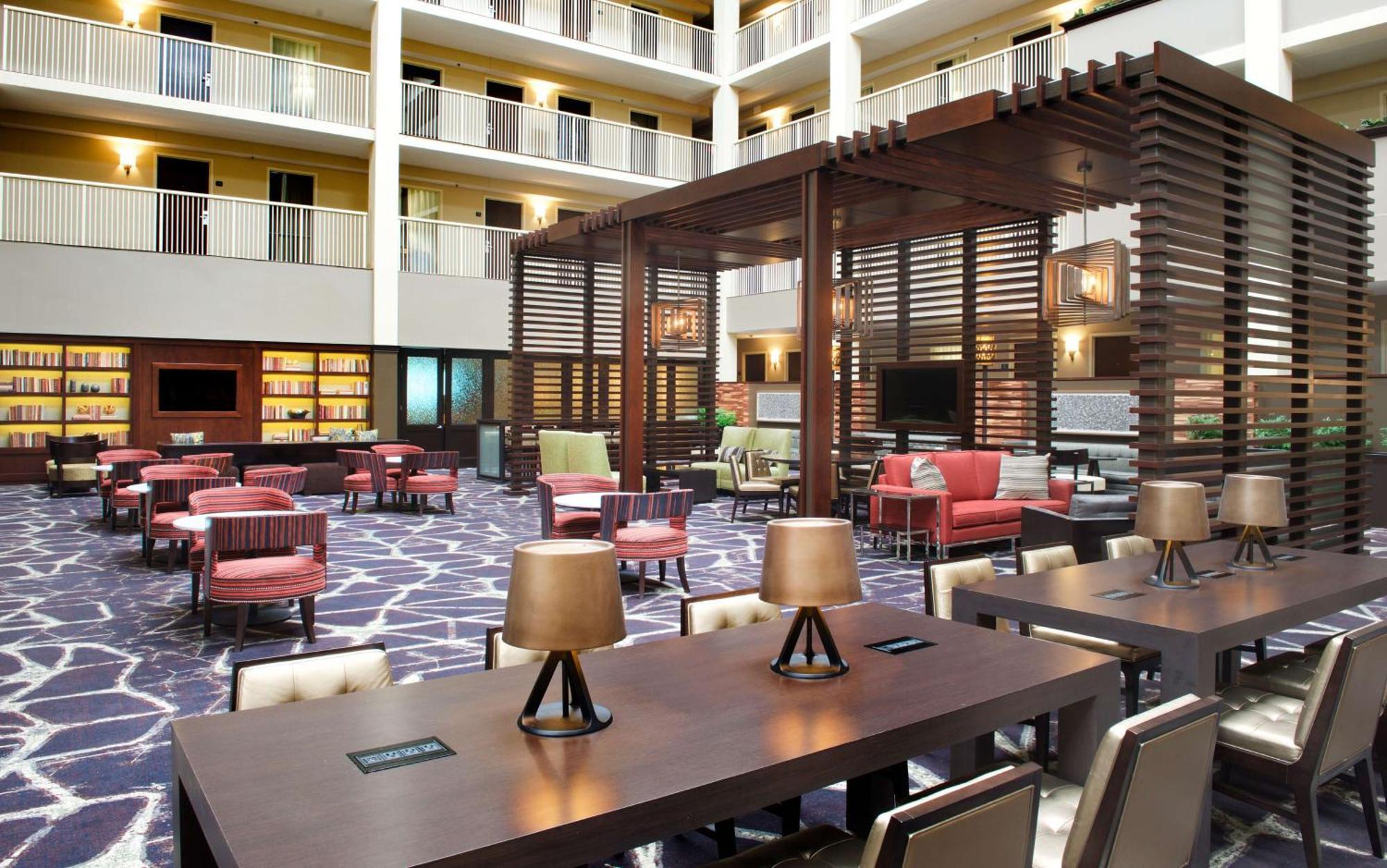 Embassy Suites By Hilton Philadelphia Airport Exterior foto