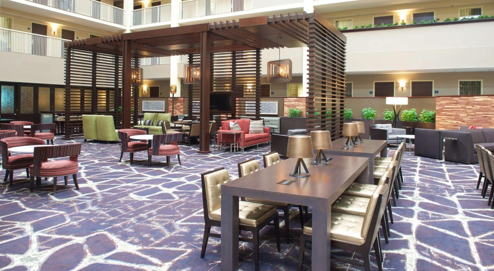 Embassy Suites By Hilton Philadelphia Airport Exterior foto